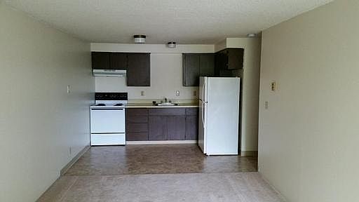 2nd image of 1440 NW Division St APT 19