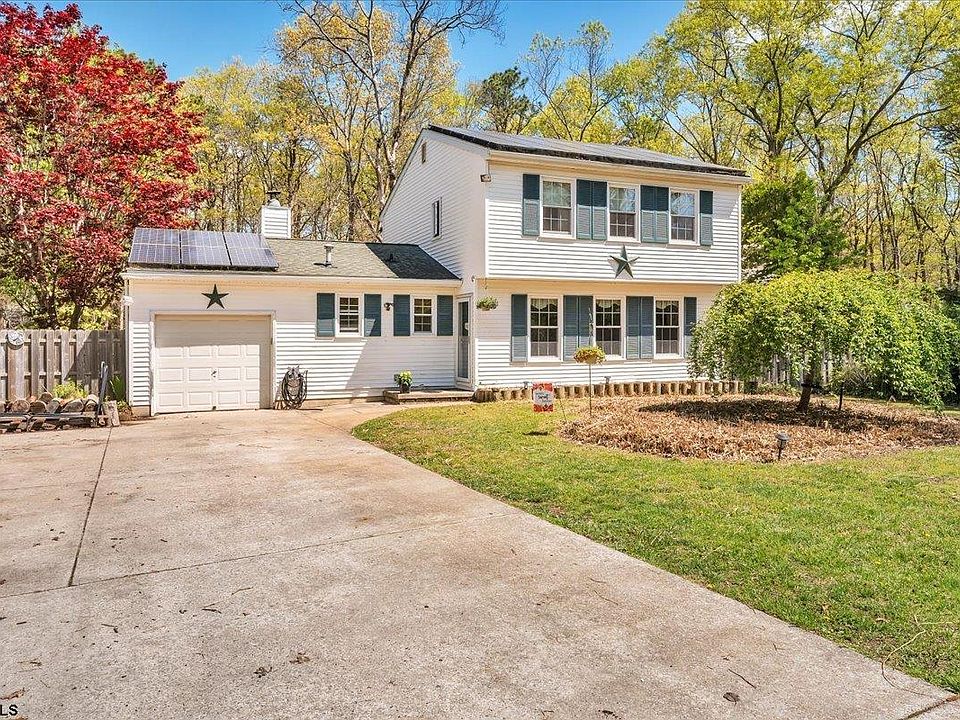 1st image of 417 Dennis Dr