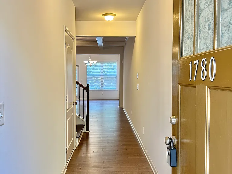 1780 Paxton Dr — Photo 3