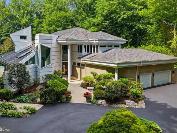 9 Oaklyn Ct, Potomac, MD 20854