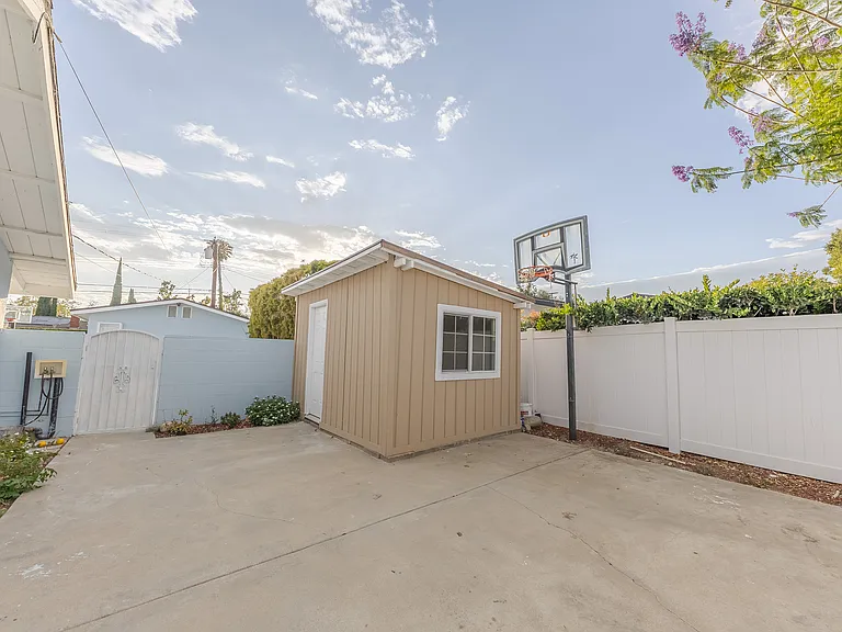 1623 N Vallejo Way — Photo 25