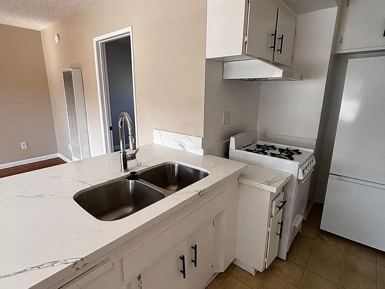 1765 Magnolia Ave — Photo 10
