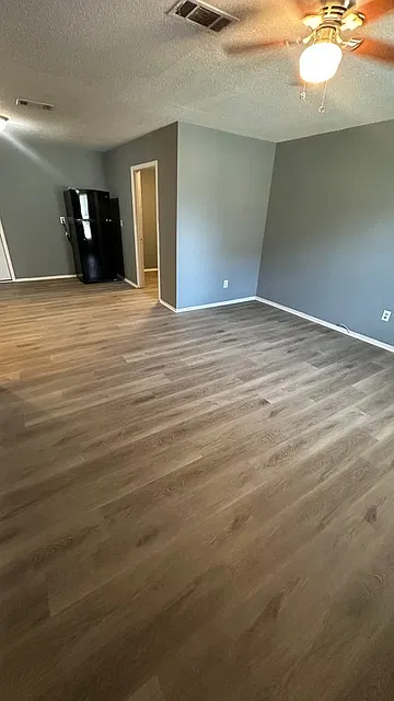 3 bed, 969 sqft, $985 — Photo 3