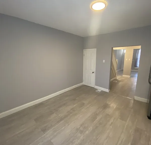 424 Ilchester Ave — Photo 9