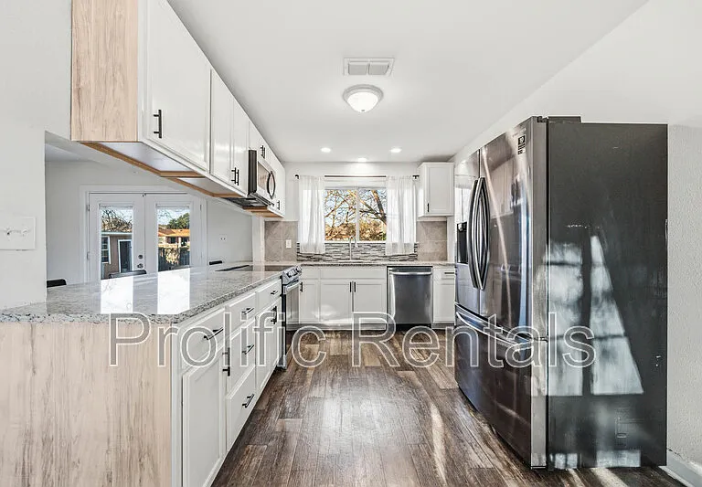 610 Creek St — Photo 19