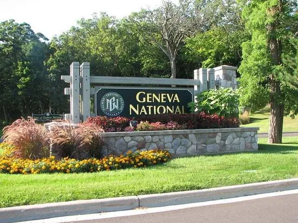 1490 PRESTWICK DRIVE #20-52, Lake Geneva, WI 53147