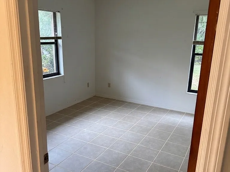 2924 Clearwood St — Photo 5