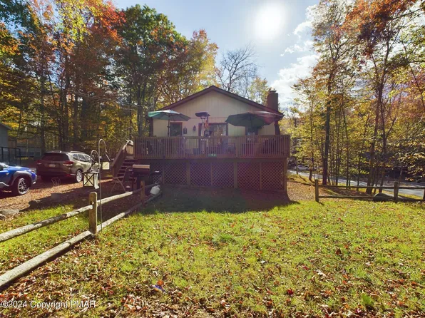 104 Hopi Ct, Pocono Lake, PA 18347