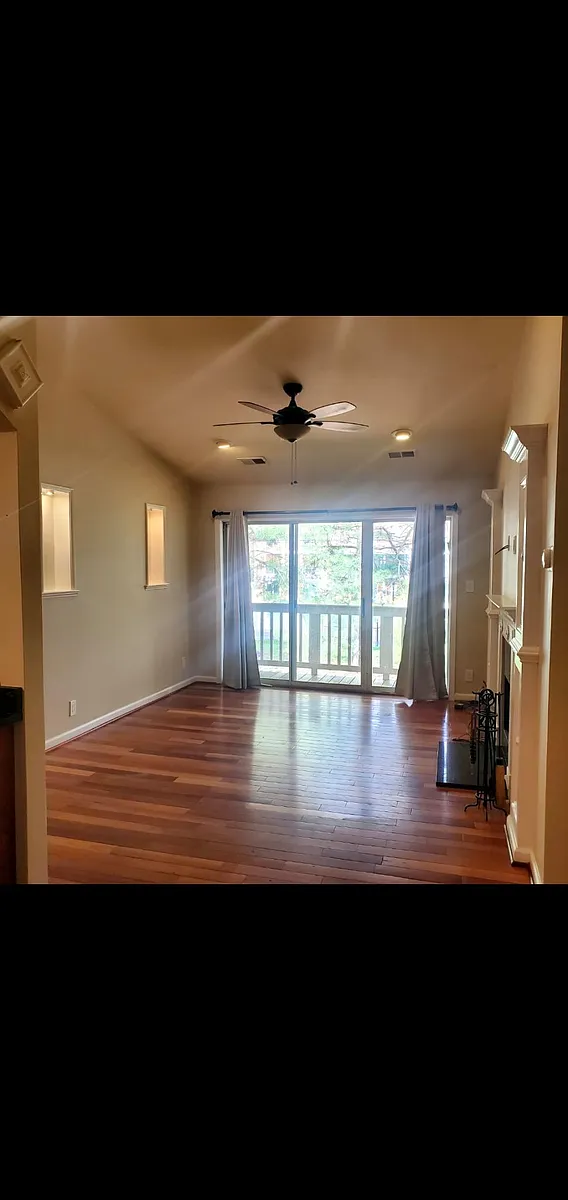 Building Photo - 13117 Wonderland Way #3