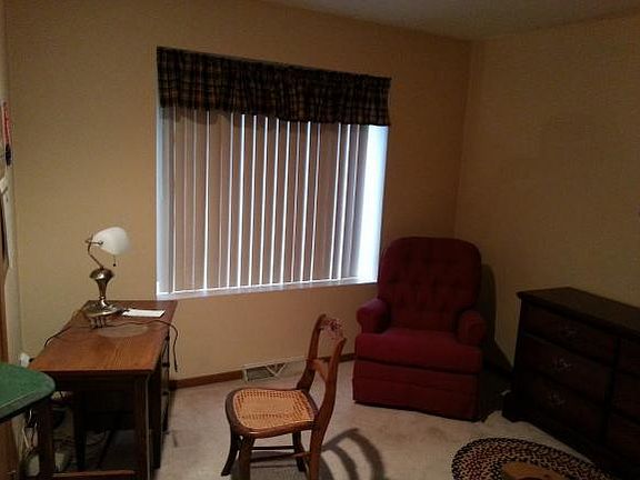 3rd image of 273 Loretta Ln