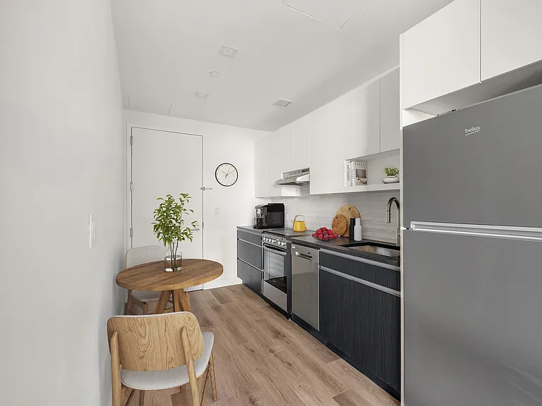 299 E 161st St #508 — Photo 3