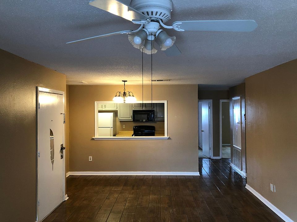 1st image of 736 Vouray Dr #D