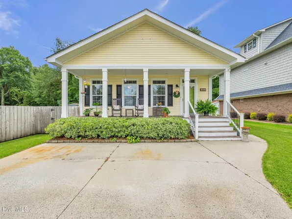 2498 Waccamaw Shores Road, Lake Waccamaw, NC 28450