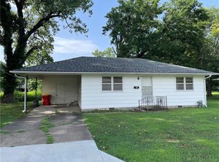 101 W Druart St, Frontenac, KS 66763