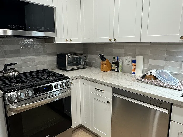 1801 University Ave — Photo 10