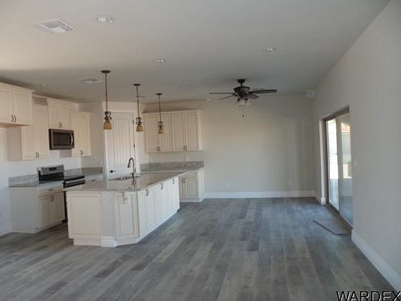 3rd image of 3405 Sundrops Ct