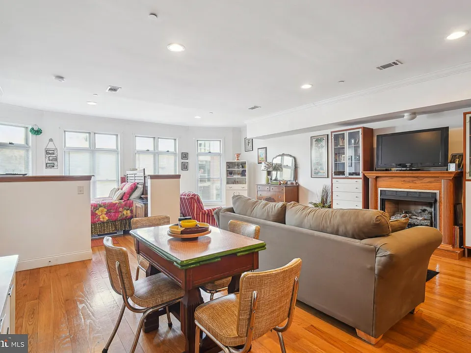 716 Cookman Ave #201