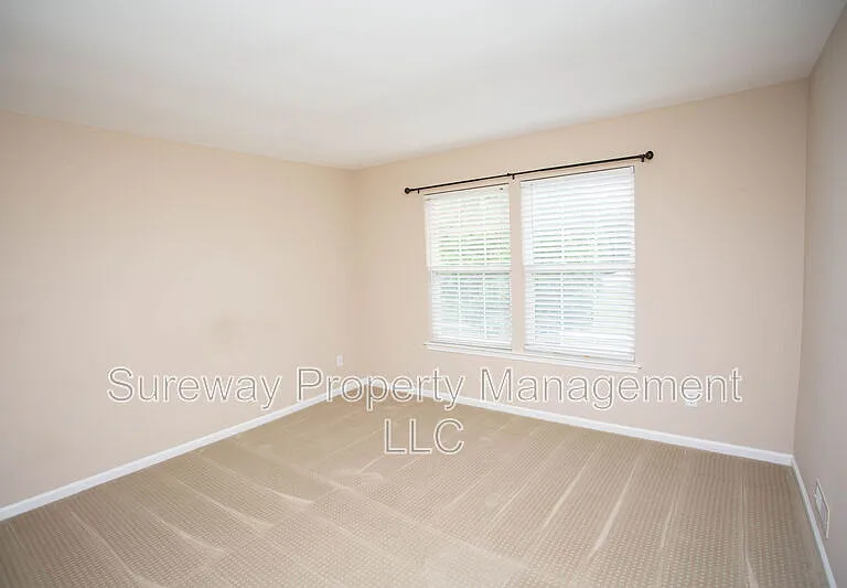 7 Amaryllis Ln — Photo 40