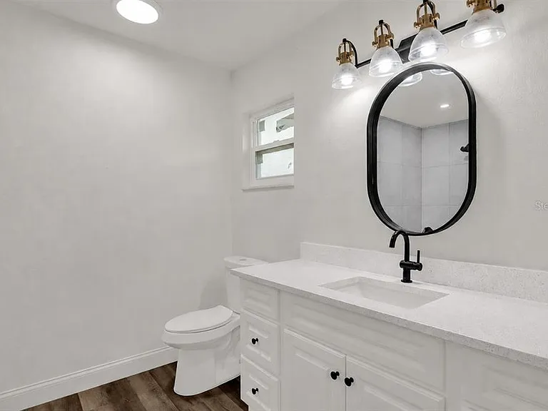 2433 Benjamin Dr — Photo 17
