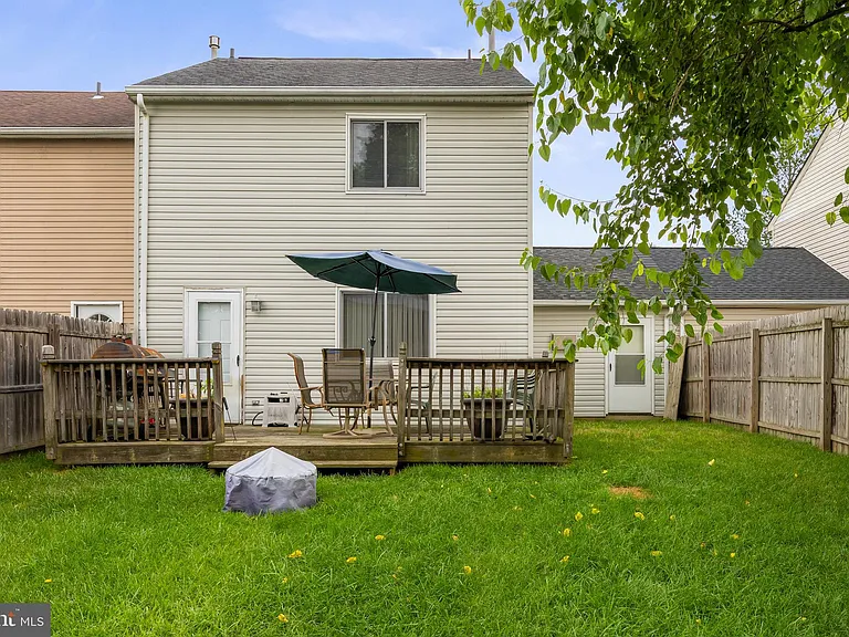 13 Hopewell Ln — Photo 17