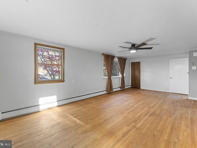225 Pershing Ave #A — Photo 7