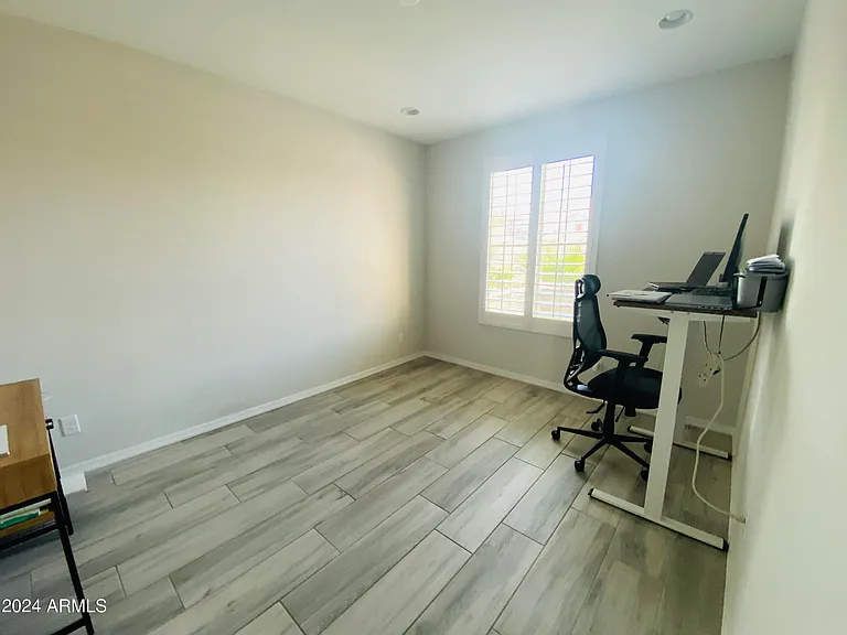 8928 W Missouri Ave — Photo 6