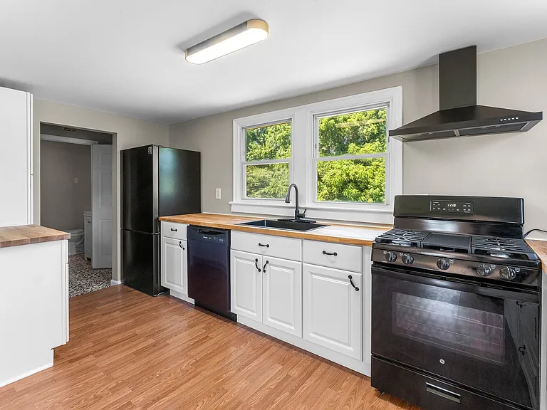 2302 Lighthouse View Dr — Photo 9