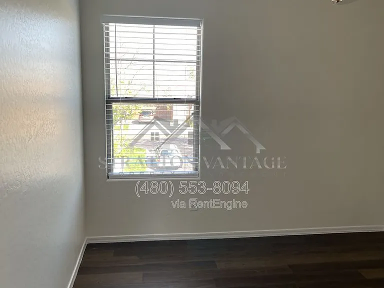 1327 E Weatherby Way — Photo 8