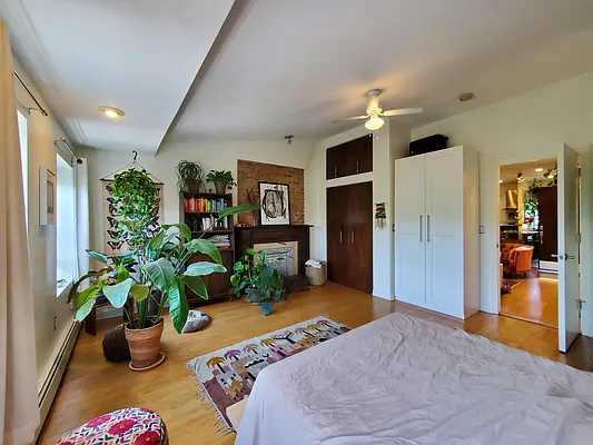 Rented by Compass | media 24