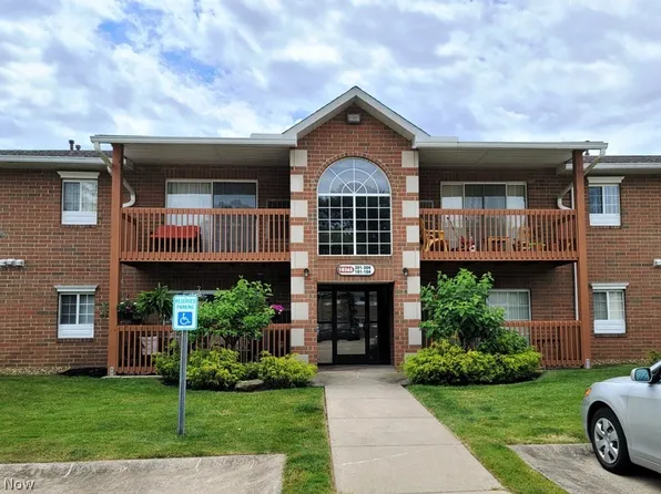 10365 Glenway Dr APT 102, Twinsburg, OH 44087