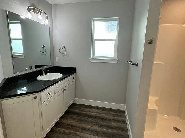 1720 NE Alameda Ave — Photo 11