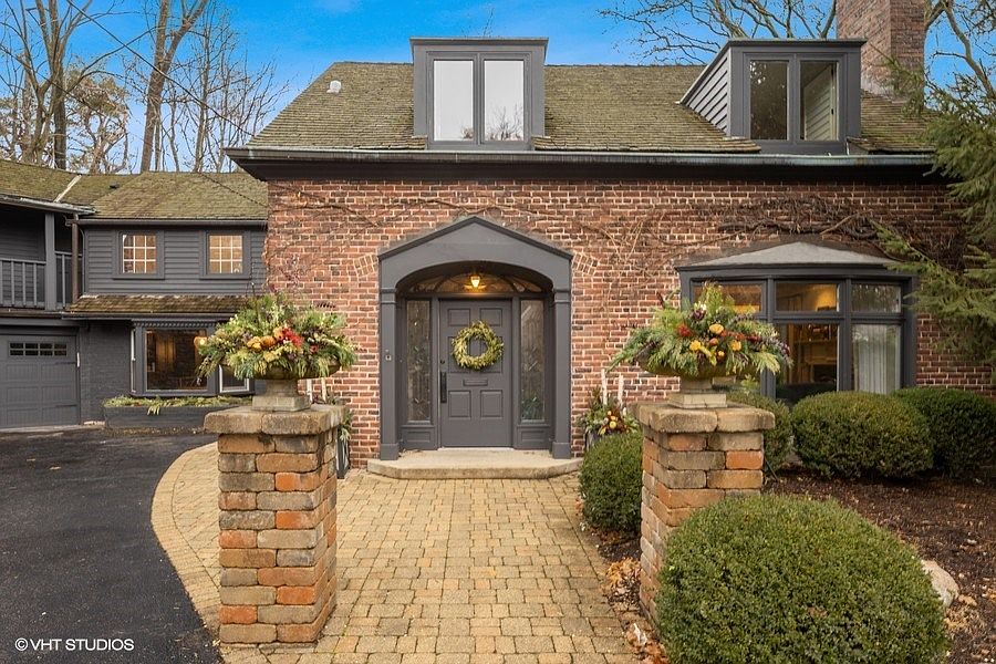 717 Park Ave, IL 60093 Zillow