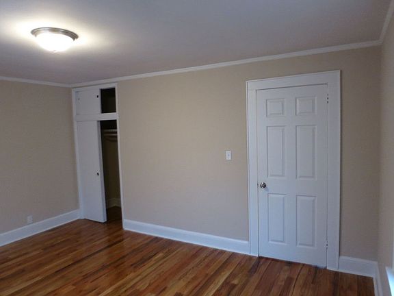 5th image of 3702 Harper Ave