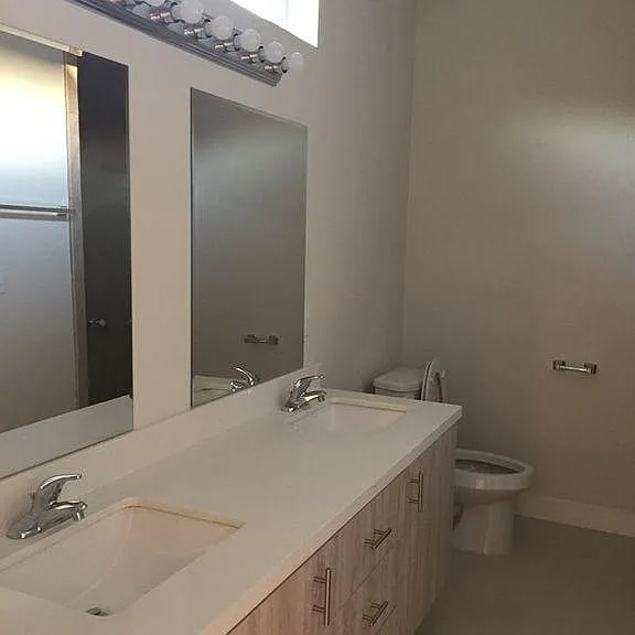 2209 S 6th St — Photo 12