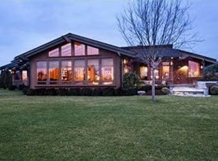 2061 Arnold Rd, Oak Harbor, WA 98277