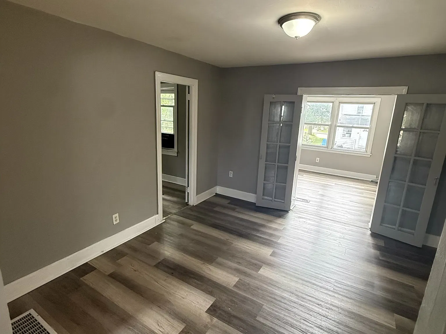 2 bed, $1,300 — Photo 3