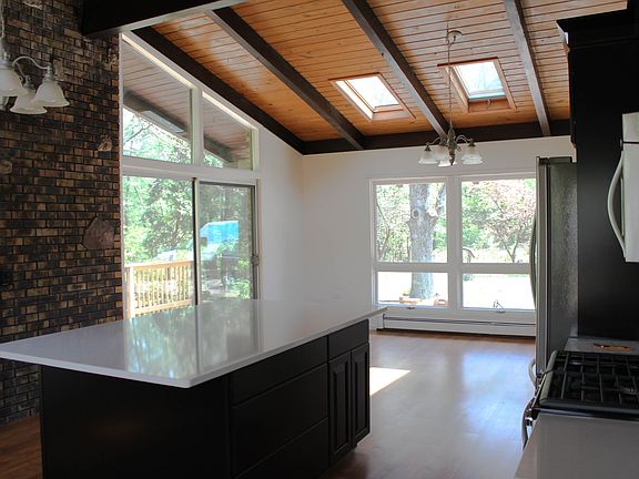 Entertaining Kitchen w/views