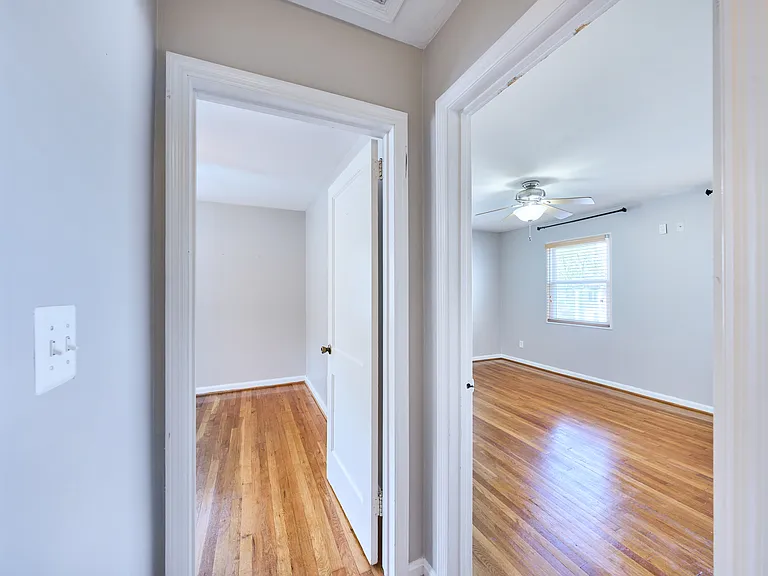 2319 Riverview Ter — Photo 8