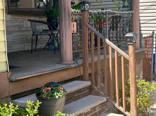 37 Barnes St, Ashley, PA 18706