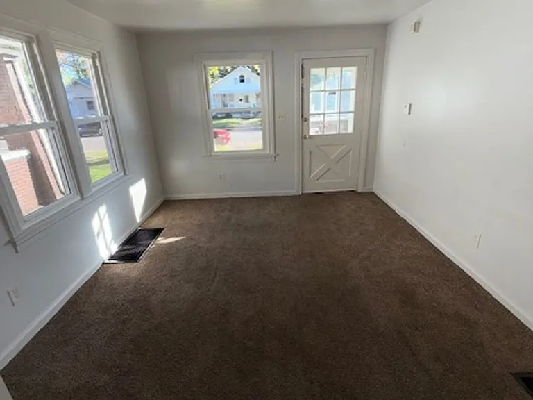 814 Taylor Ave — Photo 2