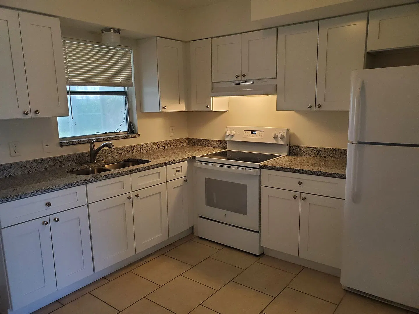 1316 Miramar St — Photo 2