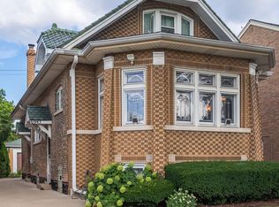 6943 Riverside Dr, Berwyn, IL 60402