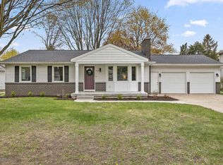 7141 Heatherwood Dr, Jenison, MI 49428
