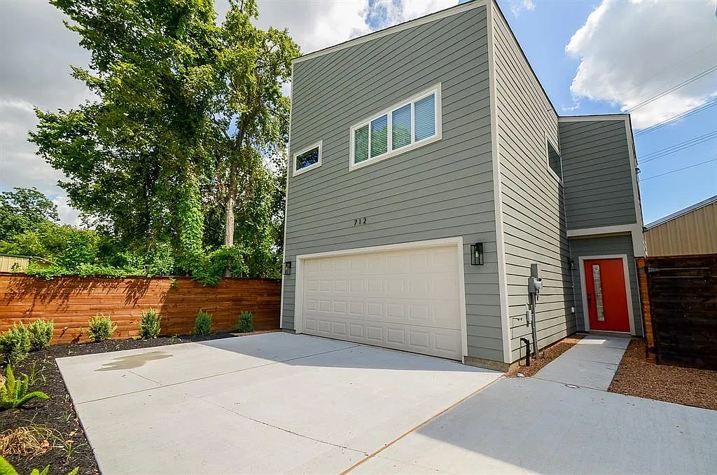 2 bed, 2.0 bath, 1007 sqft, $1,900 — Photo 1