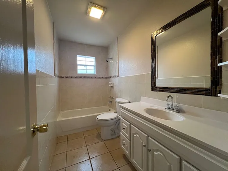 408 Badajoz Ln — Photo 12