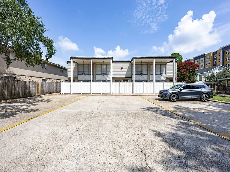 454 W Parker Blvd #A10 — Photo 1
