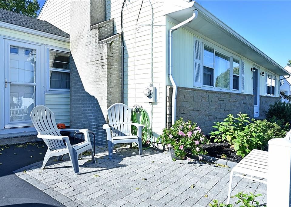 284 Poplar Dr, Cranston, RI 02920 Zillow