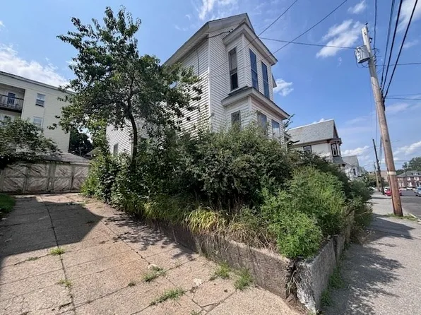 41 Mount Vernon St, Lowell, MA 01854