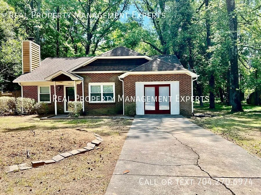 723 Cricketwood Ln