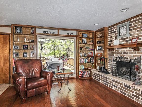 5th image of 2415 Weatherford Dr
